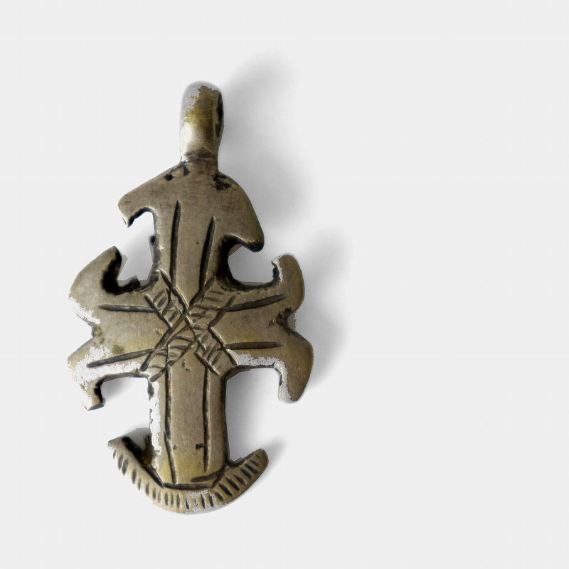 得価人気19世紀 エチオピア アンティーク シルバー クロス 十字架 銀 アフリカ 行列 祝福 宗教 コプト派キリスト キジバト 幸福の動物 オブジェ