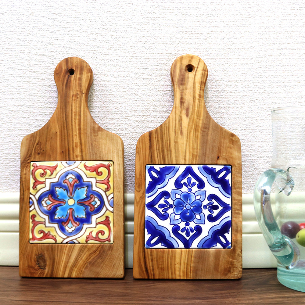オリーブ木 カッティングボード タイル黄 / タイル青 | マンゴロベ