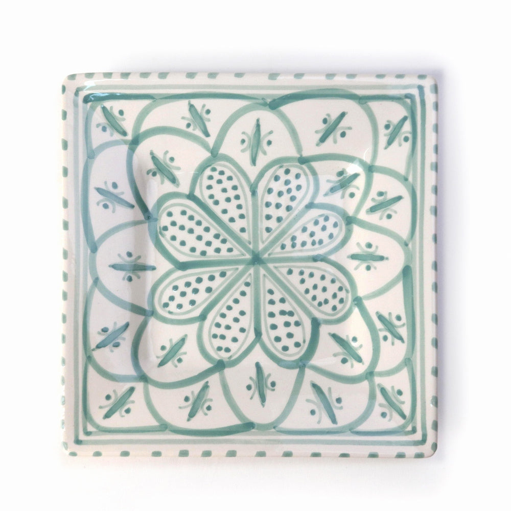 スラマ チュニジア製陶器 手描き四角平皿 アーモンドグリーン | マンゴロベ