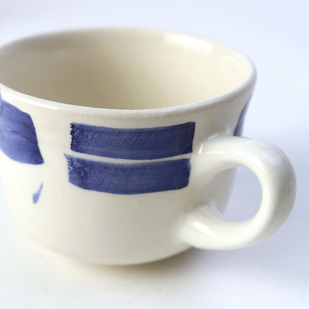 スラマ陶器 手描きコーヒーカップ ソーサー付き アラビア文字 青