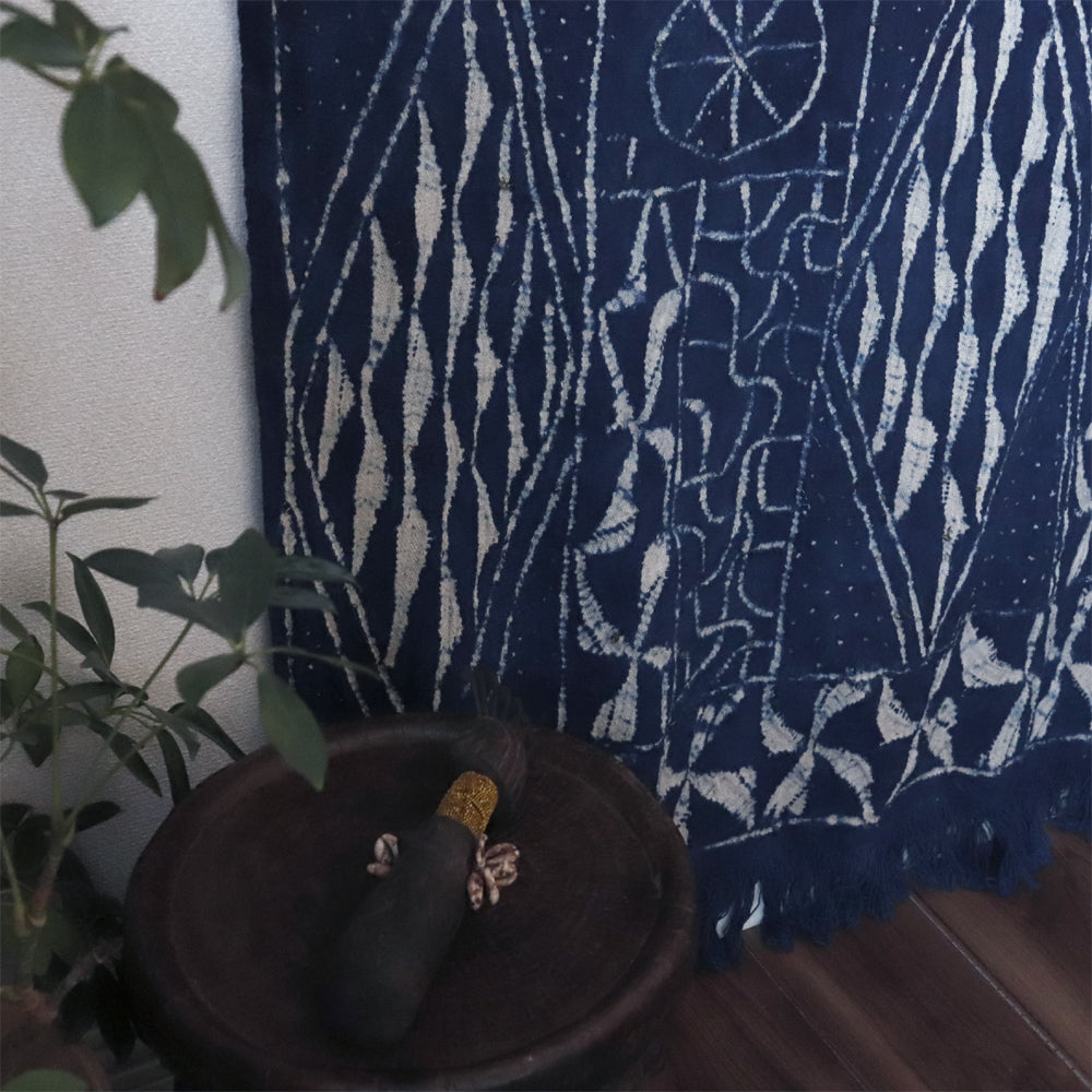 アフリカ　バミレケ布　藍染　アンティーク バミレケ族 藍染め布 150×109cm｜マライカ公式通販