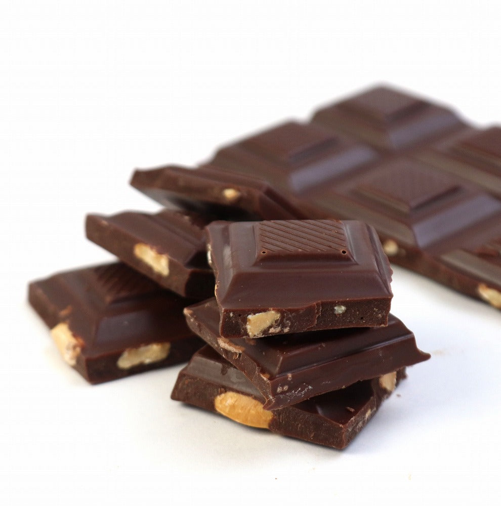 ロベール ダークチョコレート65%Ambodivato/アンボディヴァト地区カシューナッツ&チリペッパー