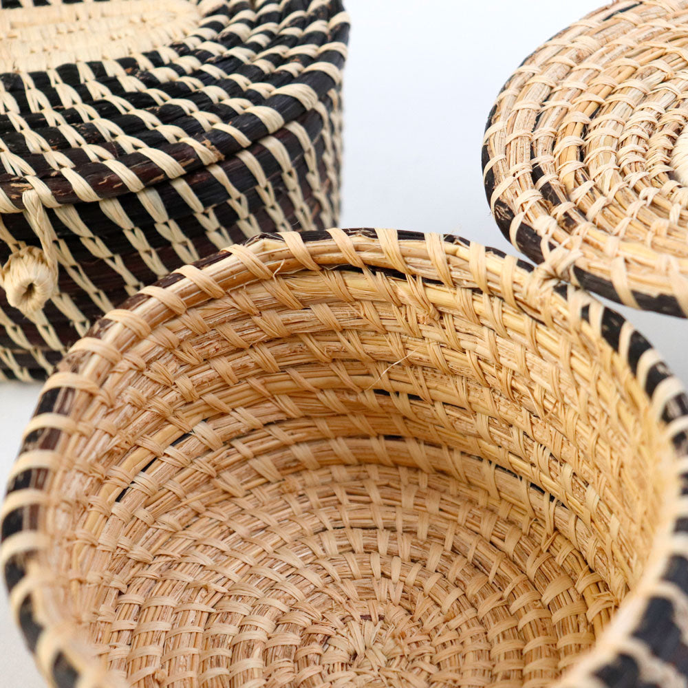 ラフィアバナナかご 蓋付き