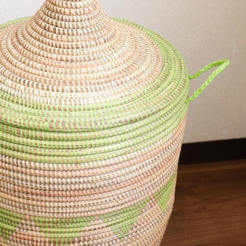セネガル蓋付きカゴ 山柄 大 サーモン黄緑