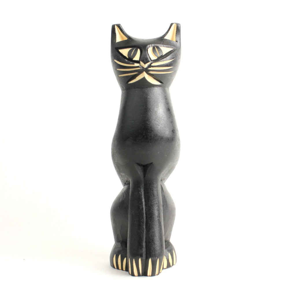 木の黒猫