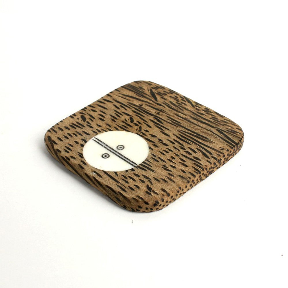 ココナッツウッド スクエアコースター 牛骨装飾アイ 魚