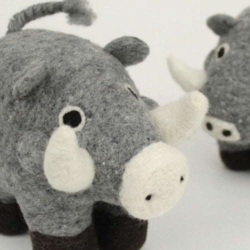 マトマイニ フェルト動物 M グレー イボイノシシ