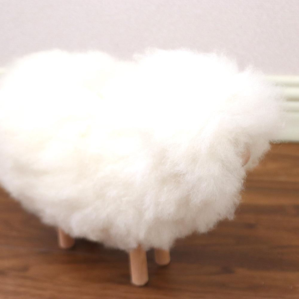 ふわふわヒツジ置物 ミニ白 02 18CM