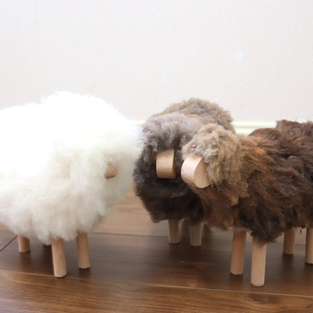 ふわふわヒツジ置物 ミニ白 02 18CM