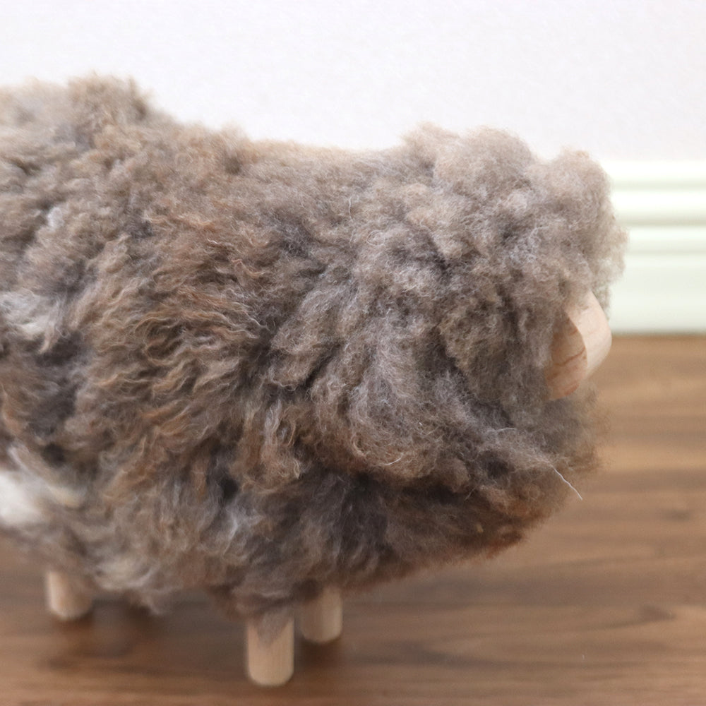 ふわふわヒツジ置物 ミニ茶白 18CM
