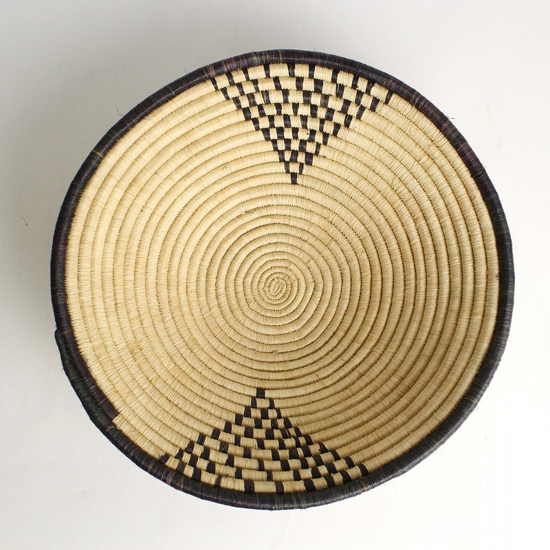 ウガンダのバスケット | マンゴロベ