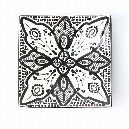 サフィ陶製飾り四角皿 モノトーン